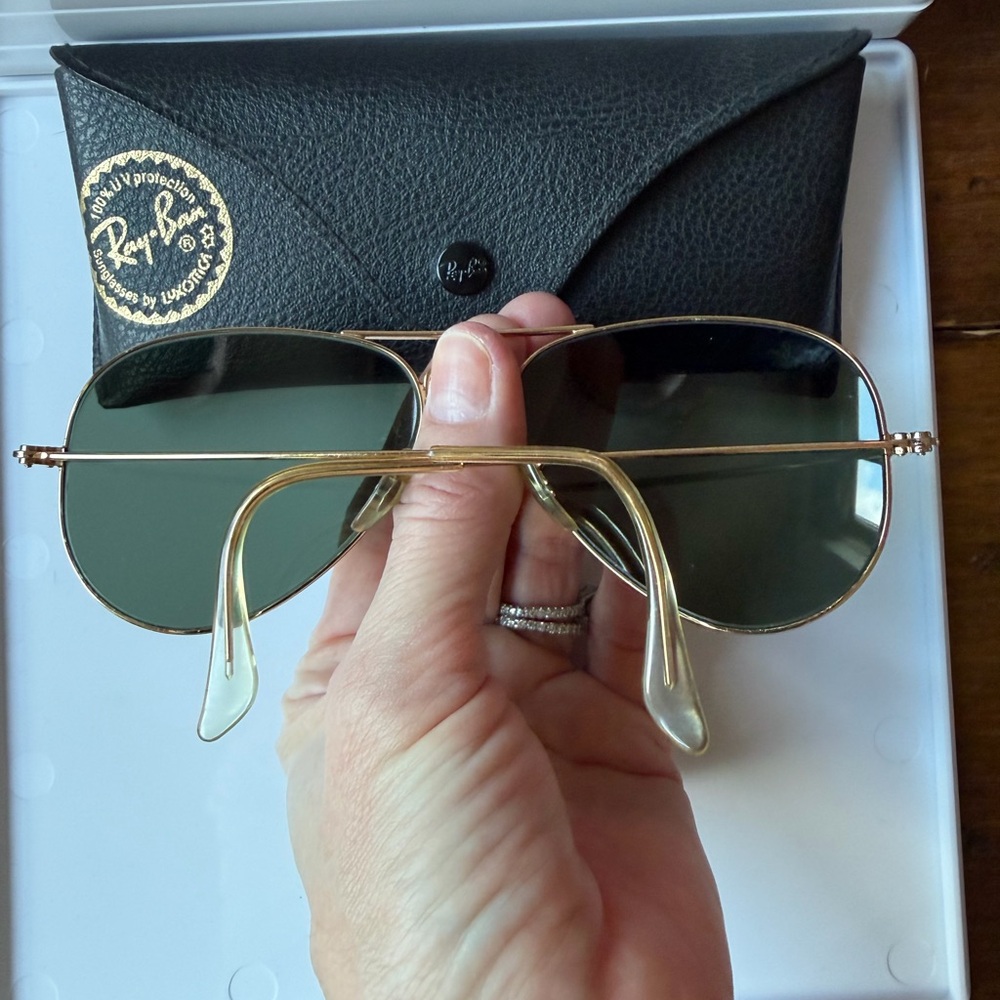 Ray-Ban Gold Frame Aviator Sunglasses with Case - Picture 3 of 6